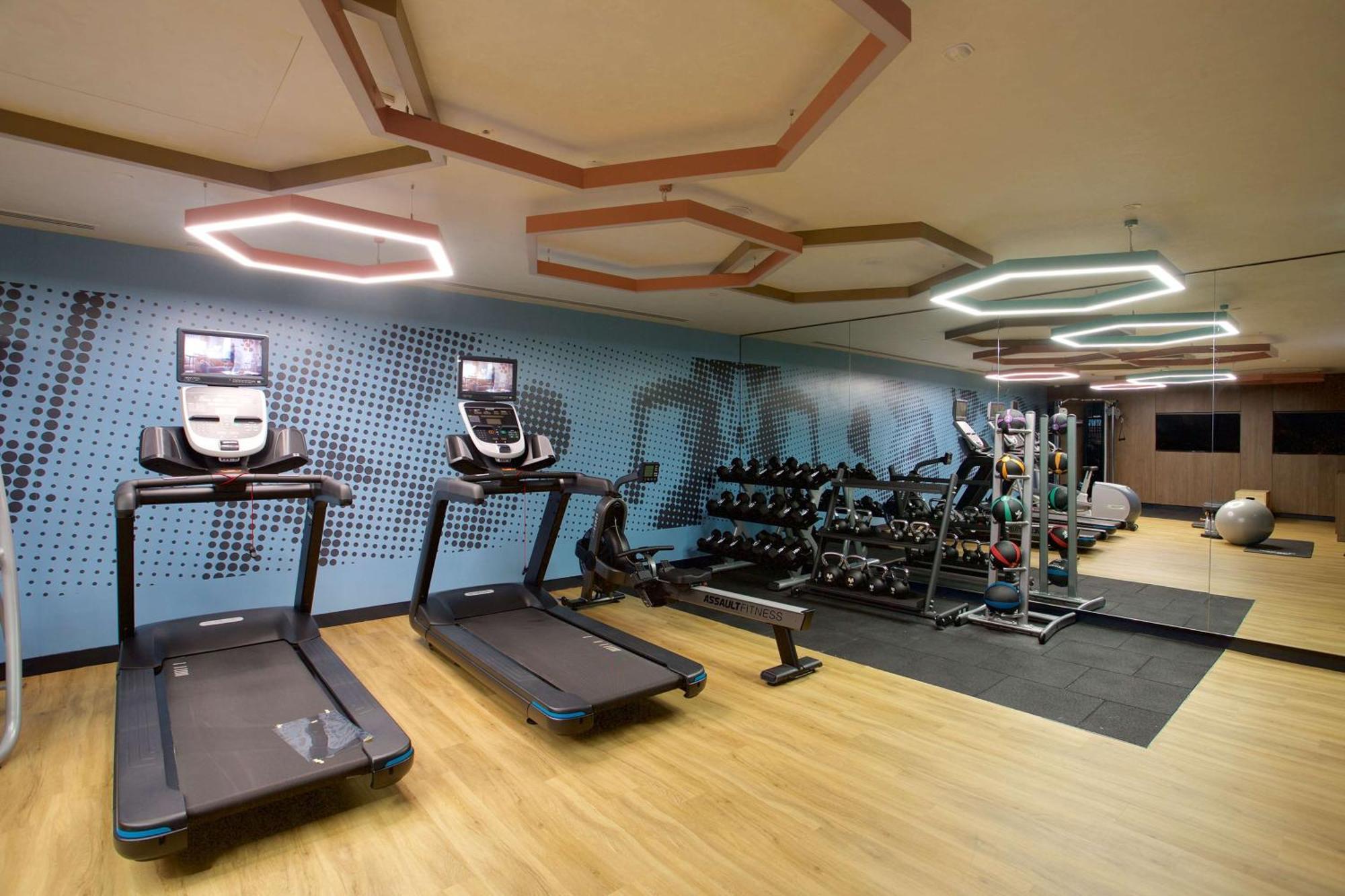 מלון Hampton By Hilton Old 3*
