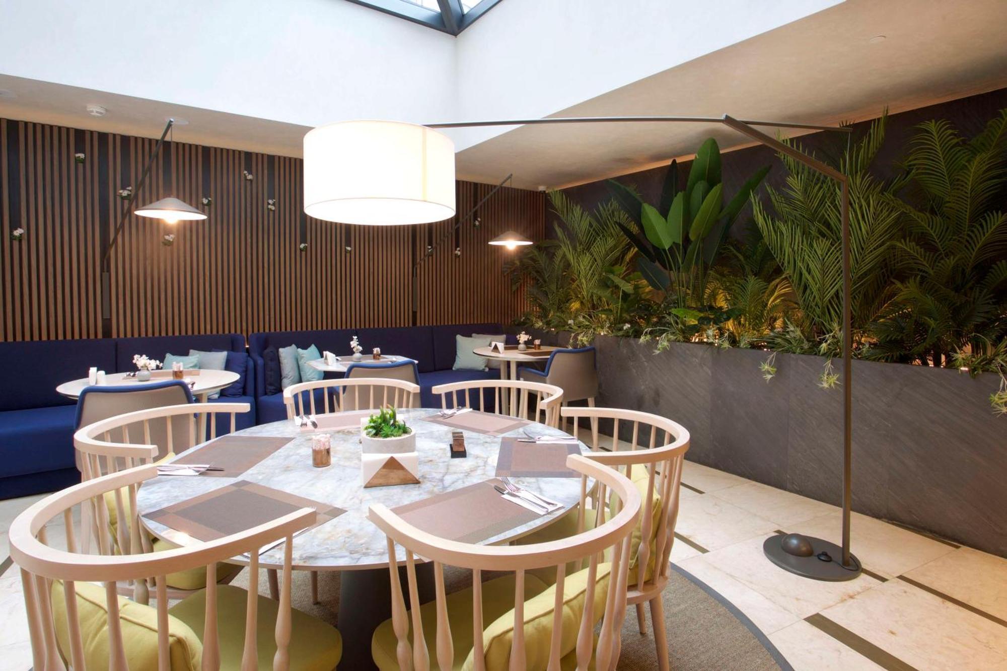 מלון Hampton By Hilton Old 3*